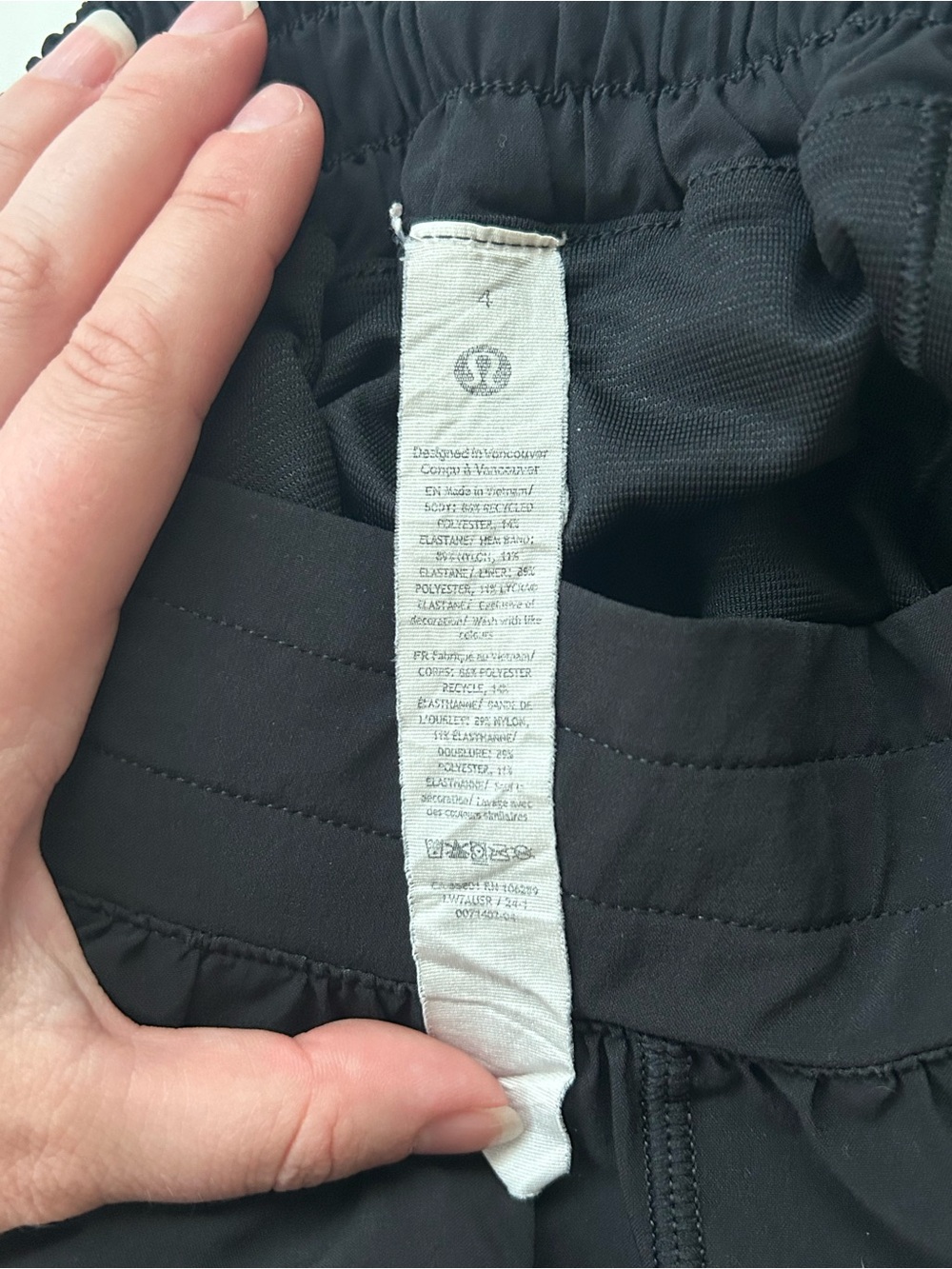 Lululemon Hotty Hot High-Rise Lined Shorts 2.5” Black Size 4 - Picture 6 of 6